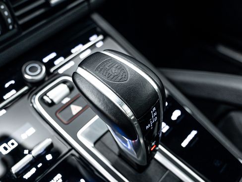 Certified 2023 Porsche Cayenne S Platinum image 19