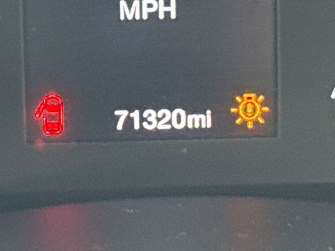 Used 2017 Jeep Renegade Latitude w/ Cold Weather Group AWD/4WD image 21