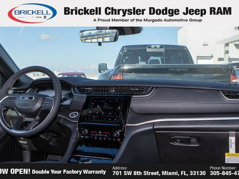 New 2025 Jeep Grand Cherokee L Laredo image 22