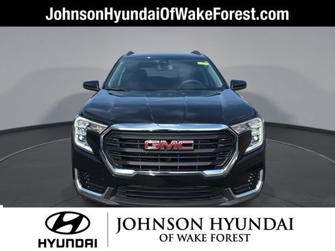 Used 2023 GMC Terrain SLE w/ Driver Convenience Package image 10