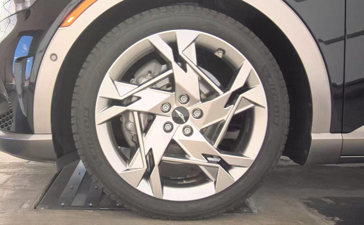 Used 2023 Genesis GV60 Performance AWD/4WD image 20