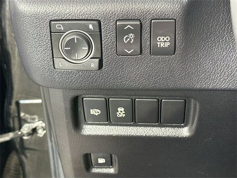 Used 2017 Lexus GX 460 image 24