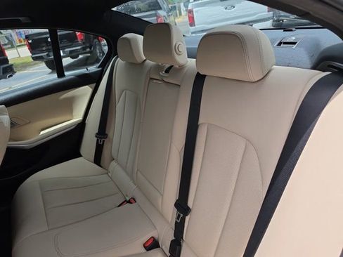 Used 2025 BMW 330i Sedan image 11