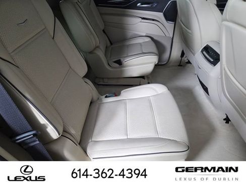 Used 2023 Cadillac Escalade Premium Luxury AWD/4WD image 20