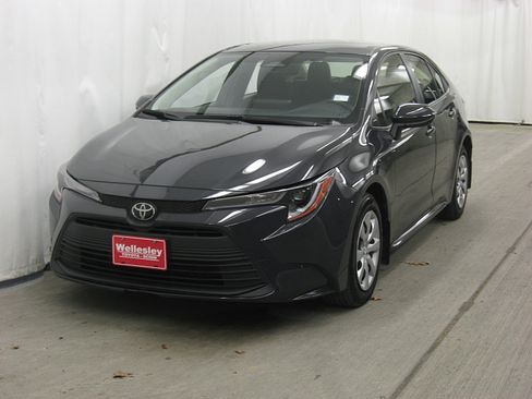 Used 2023 Toyota Corolla LE image 22