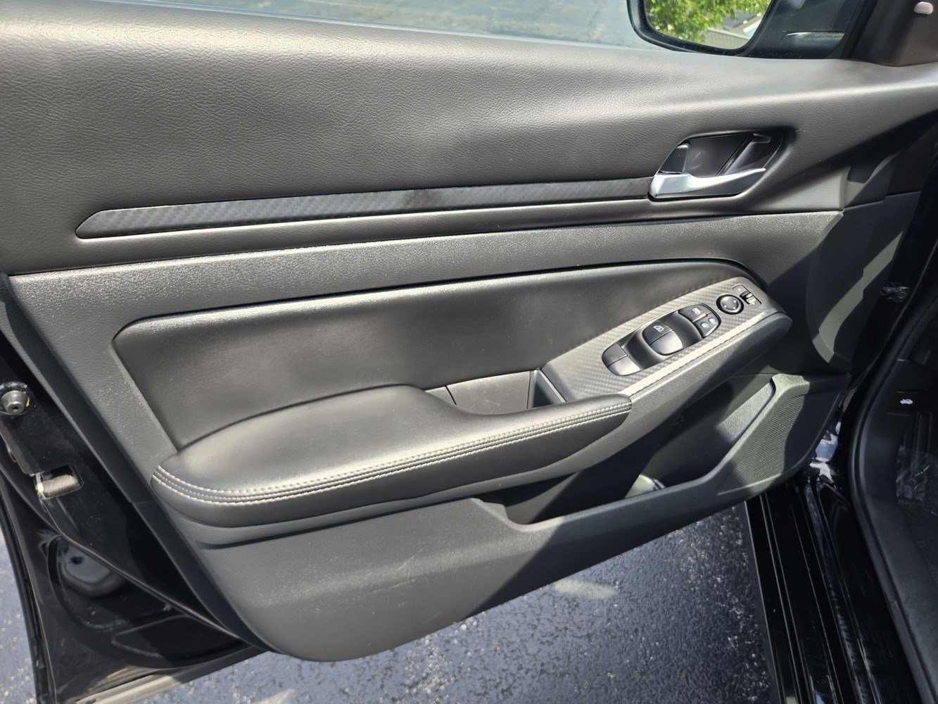 Used 2024 Nissan Altima 2.5 SV FWD image 33