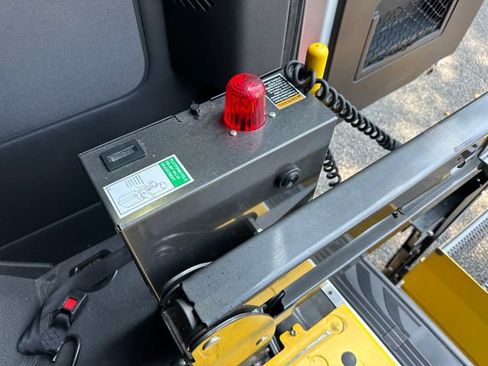 Used 2021 Mercedes-Benz Sprinter 2500 image 33