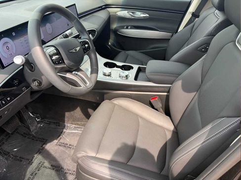 Used 2026 Genesis GV70 2.5T Select AWD/4WD image 9