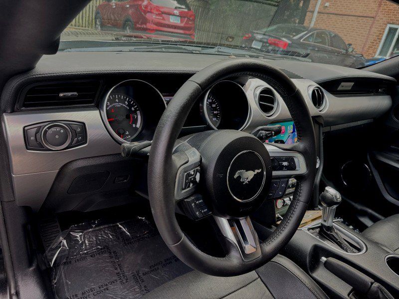 Used 2019 Ford Mustang Premium RWD image 13
