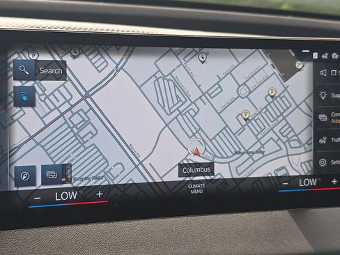 Used 2022 BMW iX xDrive50 w/ Convenience Package AWD/4WD image 4