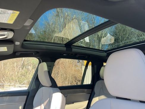 New 2026 Volvo XC90 B5 Core w/ Protection Package image 27