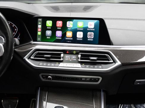 Used 2021 BMW X5 M50i image 8