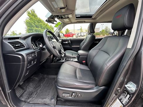 Used 2021 Toyota 4Runner Venture w/ Moonroof Package AWD/4WD image 13