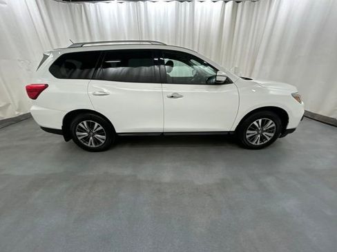 Used 2017 Nissan Pathfinder SV w/ Trailer Tow Package AWD/4WD image 7