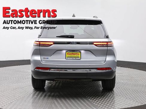 Used 2022 Jeep Grand Cherokee Limited 4xe AWD/4WD image 6