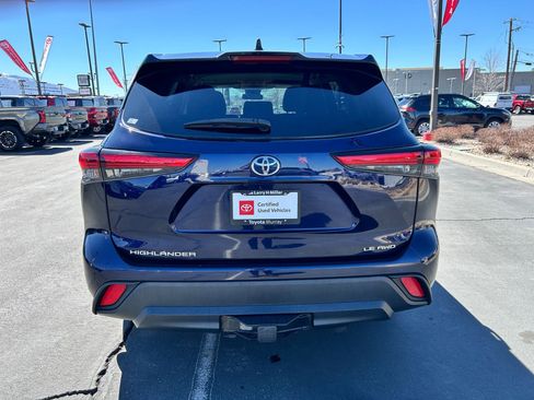Used 2022 Toyota Highlander LE image 4