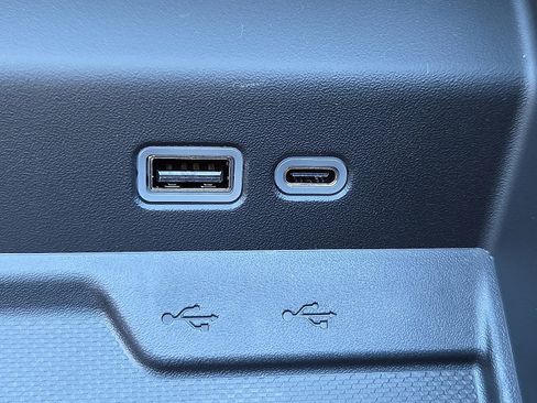 New 2026 Chevrolet Suburban Premier image 20