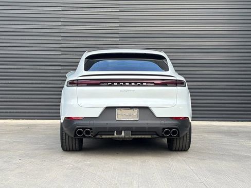 Certified 2026 Porsche Cayenne Coupe AWD/4WD image 6