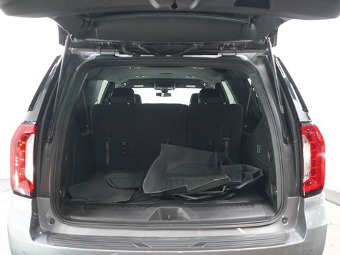 Used 2022 GMC Yukon XL SLE AWD/4WD image 16