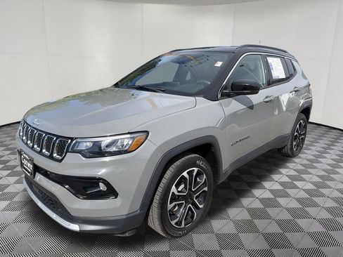 Used 2024 Jeep Compass Limited AWD/4WD image 3