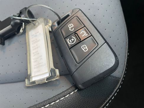 Used 2025 Volkswagen Jetta SE image 22