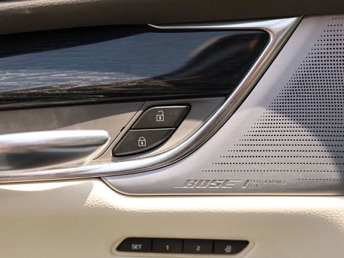 Used 2020 Cadillac XT6 Premium Luxury image 11