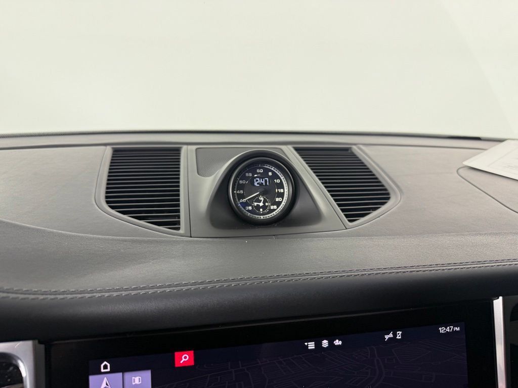 Certified 2023 Porsche Macan Turbo AWD/4WD image 22