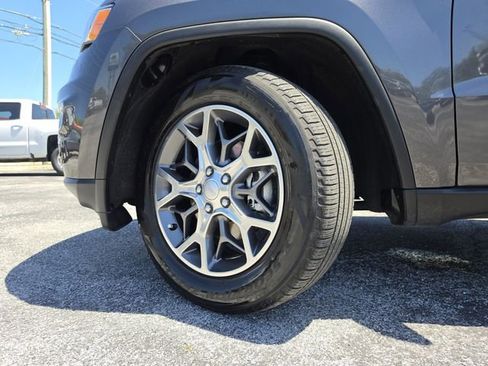 Used 2021 Jeep Grand Cherokee Limited w/ Sun & Sound Group image 37