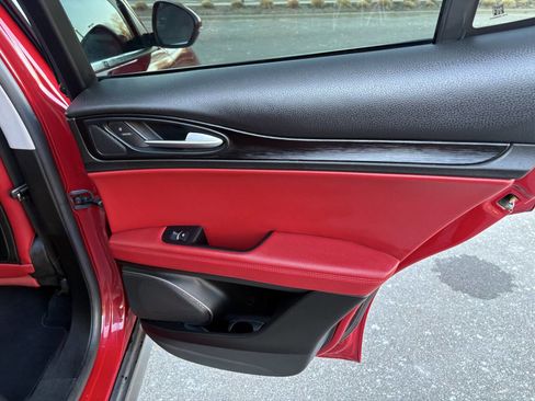 Used 2018 Alfa Romeo Stelvio Base AWD 4dr Crossover image 24