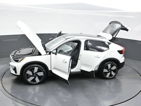 Used 2023 Volvo C40 P8 Recharge Plus w/ Climate Package AWD/4WD image 40