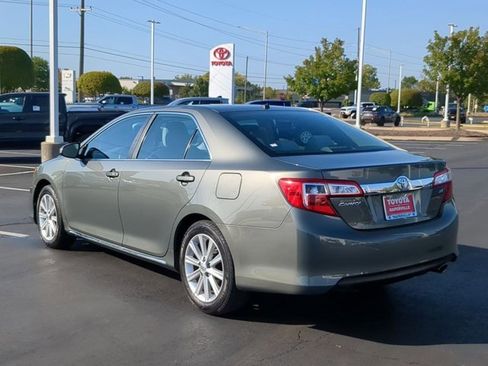 Used 2014 Toyota Camry XLE image 9