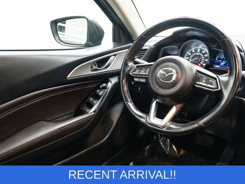 Used 2017 MAZDA MAZDA3 Touring image 11
