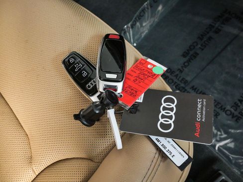 Used 2025 Audi Q7 3.0T Premium Plus AWD/4WD image 39