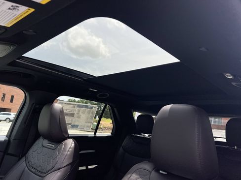 New 2026 Ford Explorer Platinum w/ LUX Leather Package AWD/4WD image 11