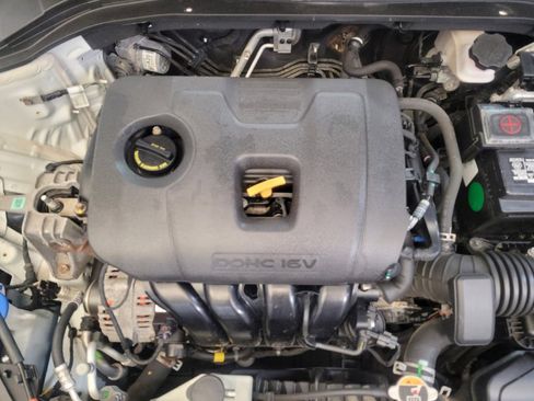 Used 2019 Hyundai Elantra SE w/ Cargo Package FWD image 30