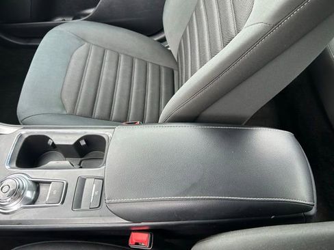 Used 2019 Ford Fusion SE FWD image 28