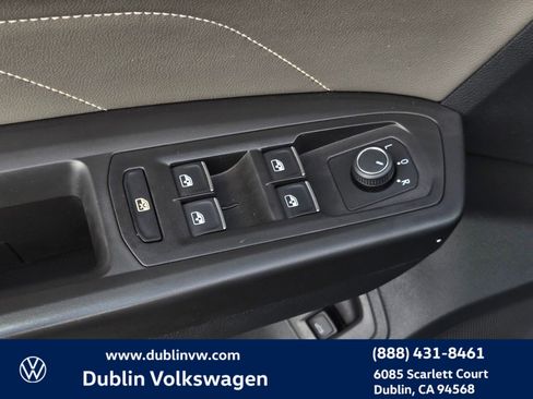Certified 2023 Volkswagen Atlas SE w/ Panoramic Sunroof Package image 11