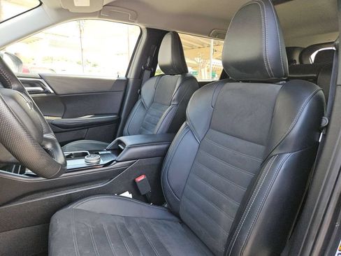 Used 2025 Mitsubishi Outlander SE AWD/4WD image 16