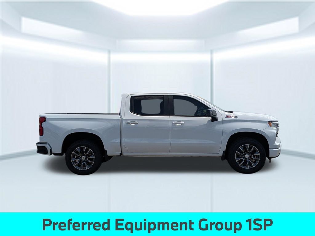 Used 2024 Chevrolet Silverado 1500 RST w/ Z71 Off-Road Package AWD/4WD image 8