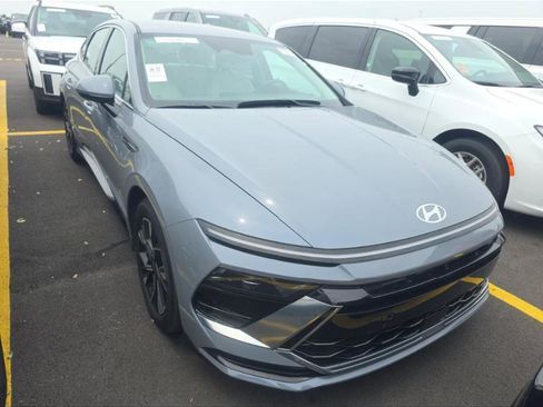 Used 2025 Hyundai Sonata SEL FWD image 1