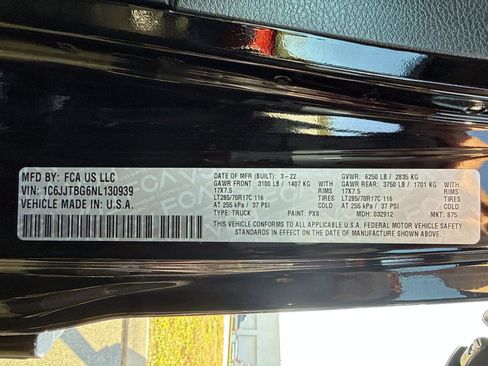 Certified 2022 Jeep Gladiator Rubicon w/ Cold Weather Group image 33