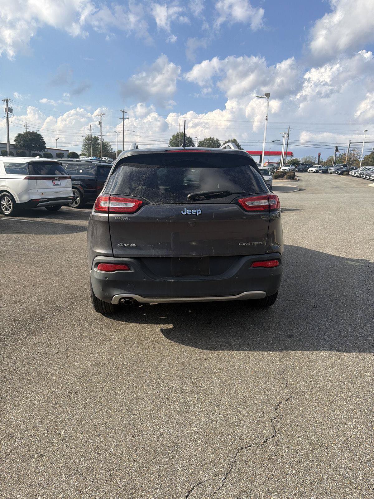 Used 2018 Jeep Cherokee Limited AWD/4WD image 15