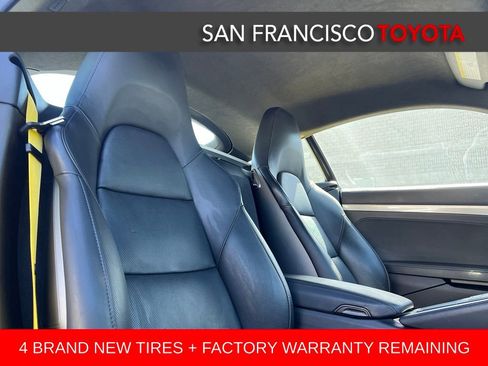 Used 2023 Porsche 718 Cayman GTS RWD image 17