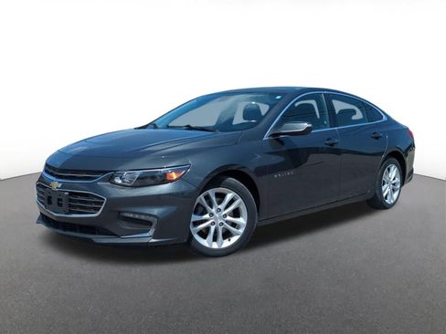 Used 2017 Chevrolet Malibu LT FWD image 1