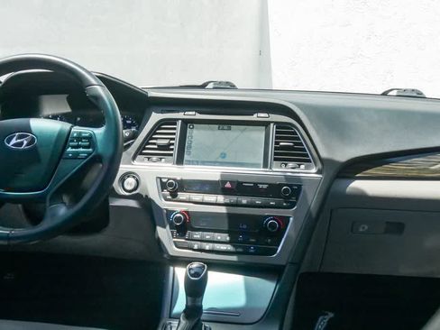 Used 2017 Hyundai Sonata Limited w/ Tech Package 03 FWD image 12