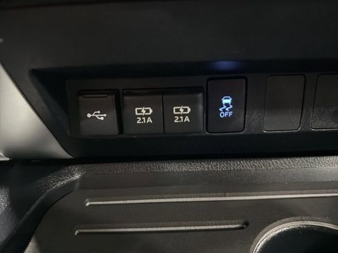 Used 2020 Toyota Tundra SR5 w/ SR5 Upgrade Package AWD/4WD image 32