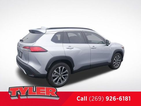 Used 2023 Toyota Corolla Cross XLE FWD image 8