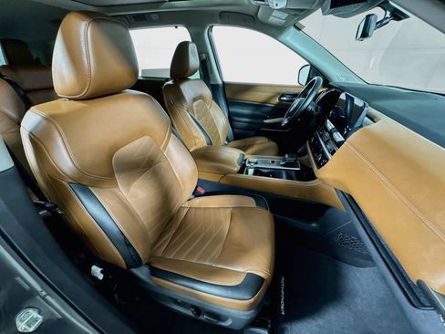 Used 2023 Nissan Pathfinder Platinum w/ Cargo Package image 27