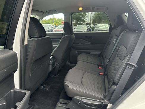 Used 2024 Nissan Pathfinder SV FWD image 31