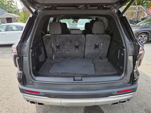 Used 2024 Chevrolet Traverse LT FWD image 15